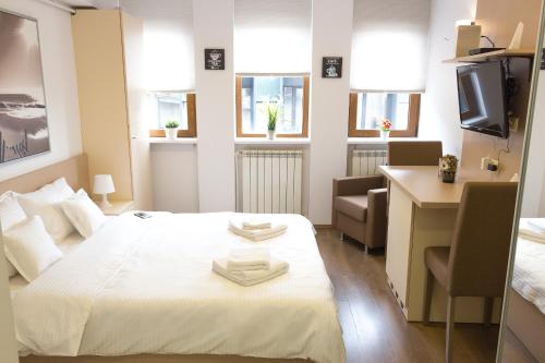 Grand Central Accommodation - Smardan - main image