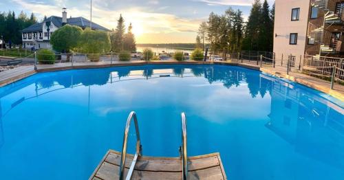 Kolam renang, Hotel Aateli Lakeside in Sotkamo