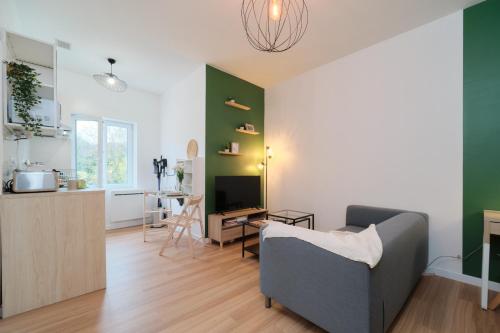 cute 2-room apartment, Vienne entrance, parking at the foot