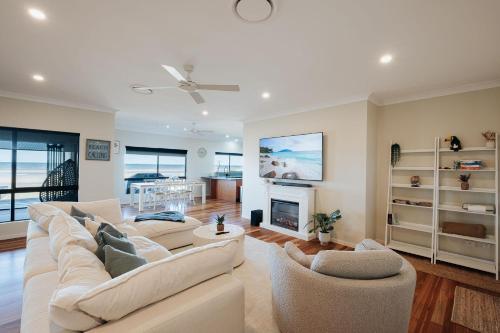 Private Beach Oasis Secluded Retreat at Beachmere - Narangba