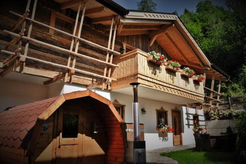 Viesnīcas āriene, Almchalet Dorfblick in Muhlbach