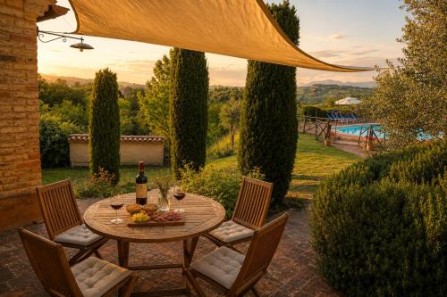 Úszómedence, Villa Il Rigogolo - Private Pool - 10 Guests - Panoramic Marche Hills in Sant' Angelo in Pontano