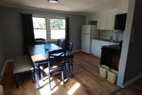 2 bedrooms, 4 beds