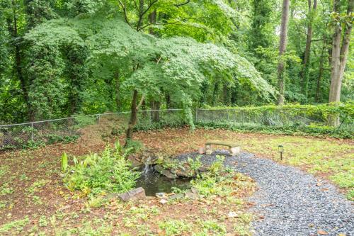 Jardin, Artist's Den in Smyrna (GA)