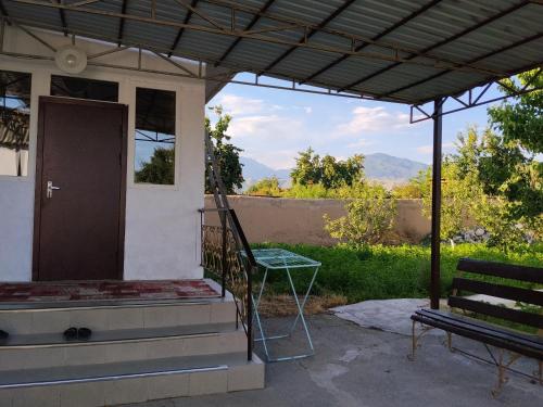 OMKA Guest House in Toktogul