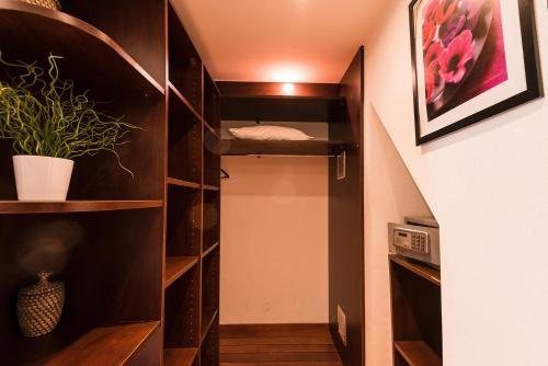 Hôtel de La Marne - image 7