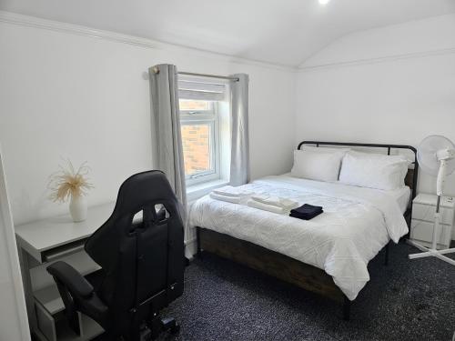 Vendégszoba, 2 Bedroom Contractor & Family HomeStay Sleeps 5 Double drive in Whiston (Knowsley)