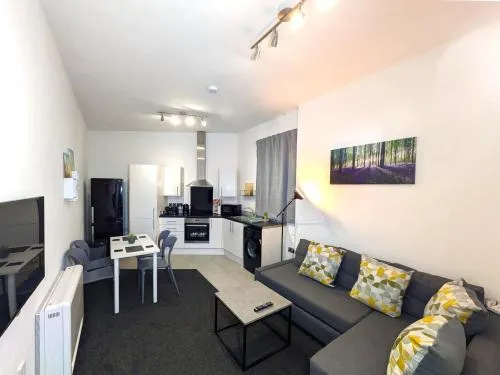 Stylish 2 Bedroom-Free Parking photo 2