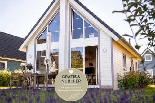 Skandi Design Ferienhaus mit Hafenblick & Beach in Wandlitz, Deutschland