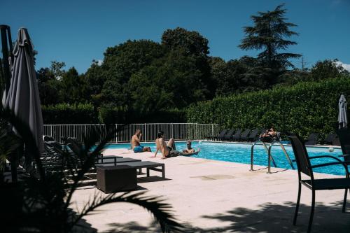 Peldbaseins, 3 bedroom apartment in the grounds of a Chateau in Verteillac