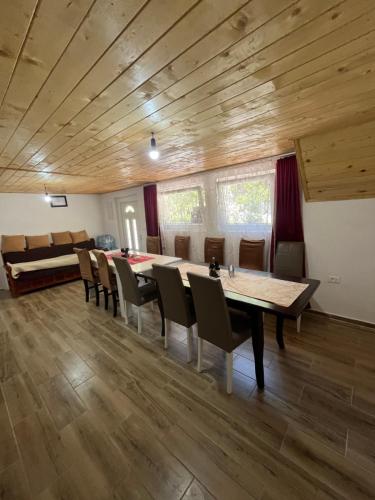 Hostel Sherifaj in Вальбона