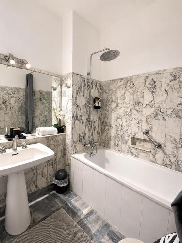 Champs elysees apartment 4 - image 5