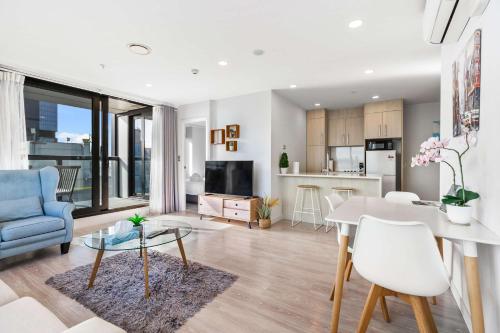 Sky Tower Views 2 Bed 2 Bath CBD Zodiak Stays, Auckland