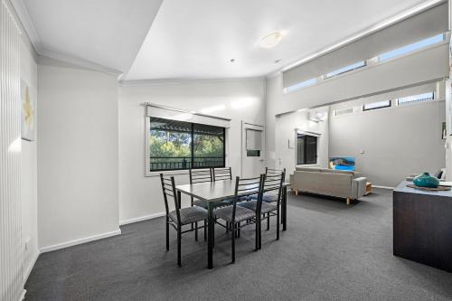 Sovereign Views Apartments - Tap to explore photos