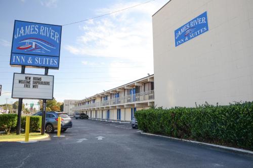 Tampilan eksterior, James River Inn & Suites in Newport News (VA)