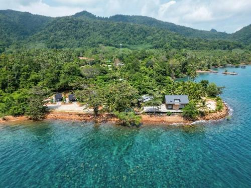 View, Wave & Vibes Koh chang in Salak Phet Bay