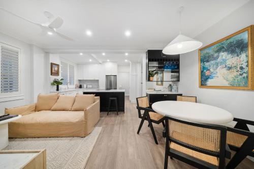 Easy Access 2BR Flat with Parking in Rose Bay in Rose Bay