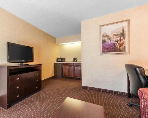 Quality Inn & Suites Conference Center Across from Casino - image 2