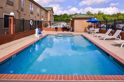 مسبح, Quality Inn & Suites Beaumont in بيومونت
