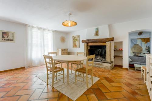 Mas des Amandiers in Jonquieres (Provence-Alpes-Cote d'Azur)