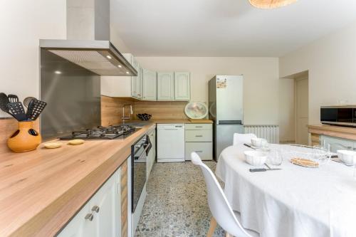 A szálláshely kívülről, Mas des Amandiers in Jonquieres (Provence-Alpes-Cote d'Azur)