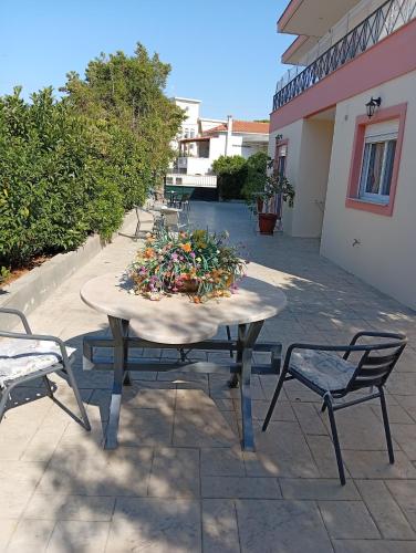 PHOENIX apartment near the airport in Markópoulo