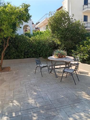 PHOENIX apartment near the airport in Markópoulo