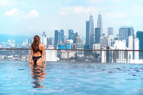 KL Digital Nomad Hostel Free Infinity SkyPool, Kuala Lumpur