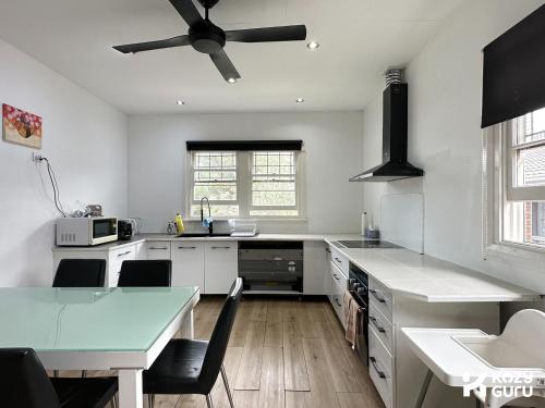 KozyGuru | Wyong | Cottage Close to Everything in Wyong