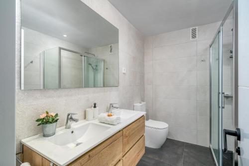 Fuengirola Beach & City Center Apartment - image 4