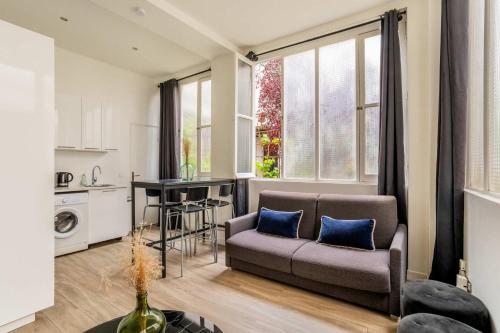 Modern 3BD for 8 guests in Bastille Voltaire - image 12