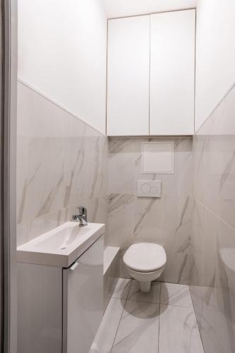 Modern 3BD for 8 guests in Bastille Voltaire - image 2