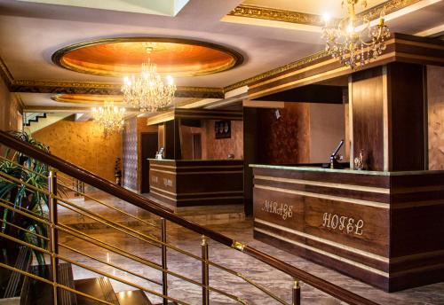 ห้องส่วนกลางสำหรับนั่งเล่น/ดูทีวี, Mirage Hotel in อาวาน