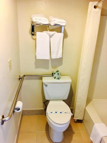 Travelodge by Wyndham Reno - image 12