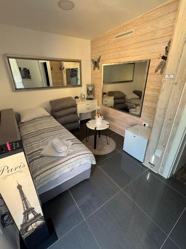 HA-LU Studio Apartman