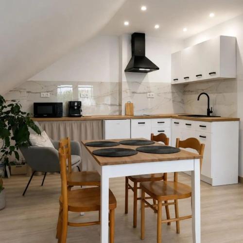 Apartamenty I Pokoje Piaskowy Mak - Łeba