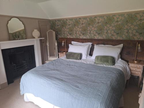 2 twin beds