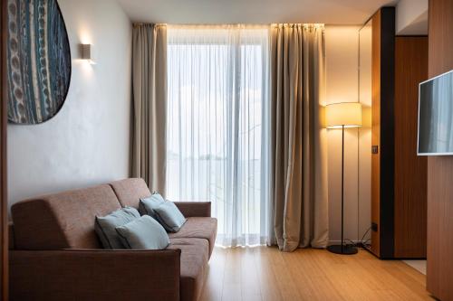 Suite, lake view, spa access