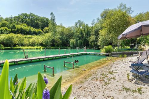 Viesnīcas āriene, La Cabane Sur L'étang Des Sources (La Cabane Sur L'etang Des Sources) in Castelnaud-la-Chapelle