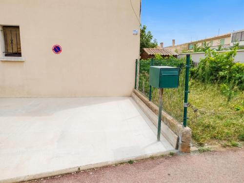 Appartement charmant à Fleury - 30 m² - Vue sur la mer - image 3