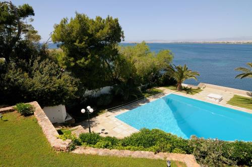 Kavouri Flat, Atene