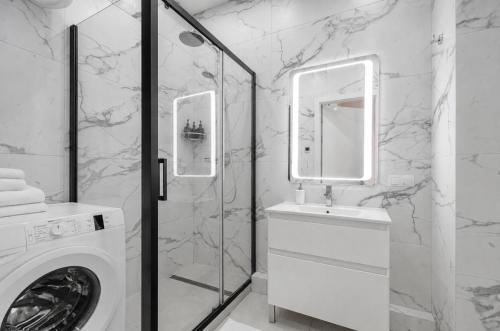 19-408 Central Park John McCain 7 Kyiv centre panoramic city view 15 kW backup power Petrovdom Apartment - image 3