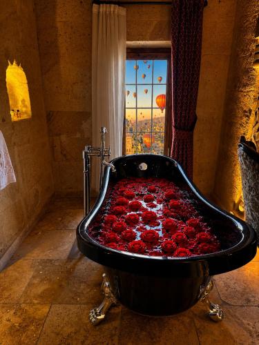 Hira Cave Hotel Room Type - Deluxe King Suite