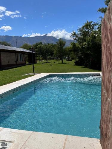 Úszómedence, Al pie de la Sierra in San Javier