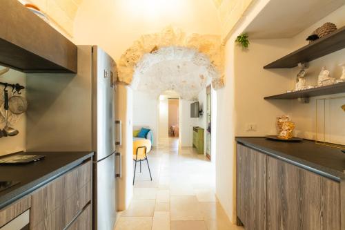 virtuvė, Trullo Quercervo With Private Pool in Villanova