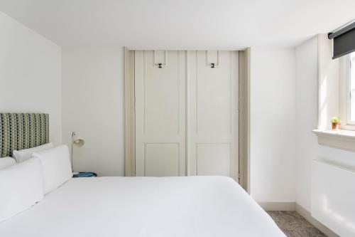 2 bedrooms, 3 beds