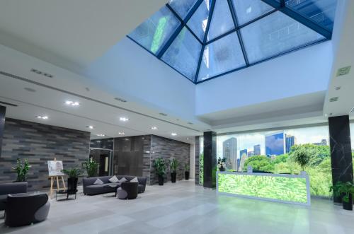 8-188 Central Park John McCain 7 Kyiv centre fantastic city view 15 kW backup power Petrovdom Apartment - image 3