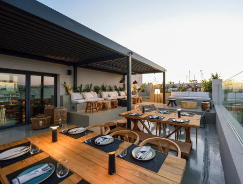Exterior view, ONOMA Hotel in Vardaris-Dikastiria District