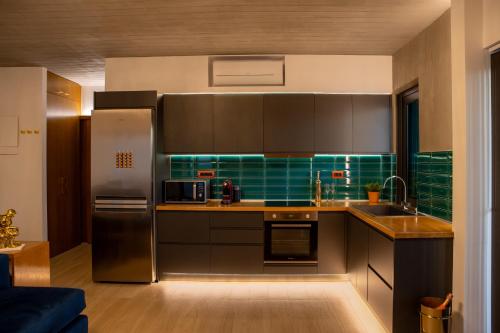 Varkiza Gallery Suite by Firs Class Properties - Apartment - Vari