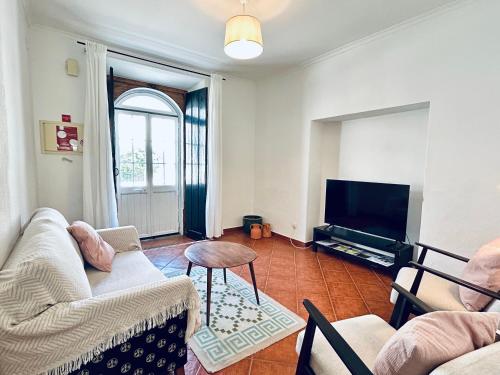 Portuguese Village Apt - Fast Wifi - Near Beaches - Torres Vedras